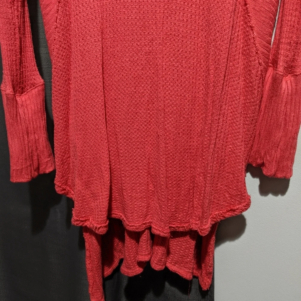 Long Sleeve Oversized High Low Knit Coral Free People distressed Boho top - Picture 4 of 4